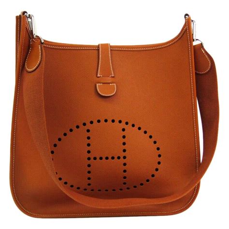 hermes logo on bag